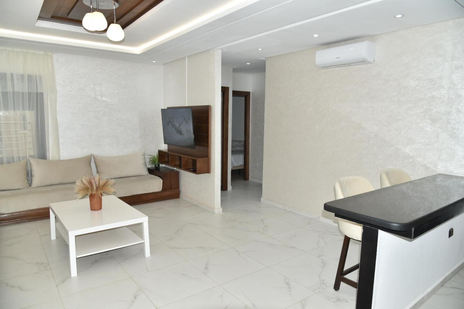 Bright 3-Br In Heart Of Kenitra-Perfect Summer Stay With Parking! Exterior photo