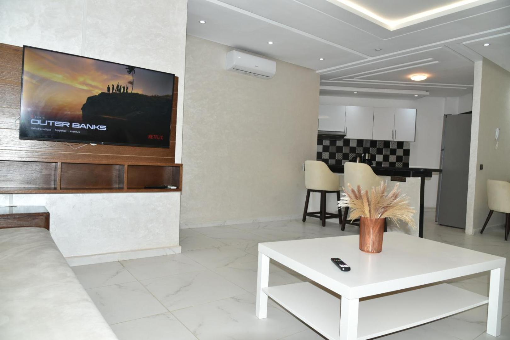 Bright 3-Br In Heart Of Kenitra-Perfect Summer Stay With Parking! Exterior photo